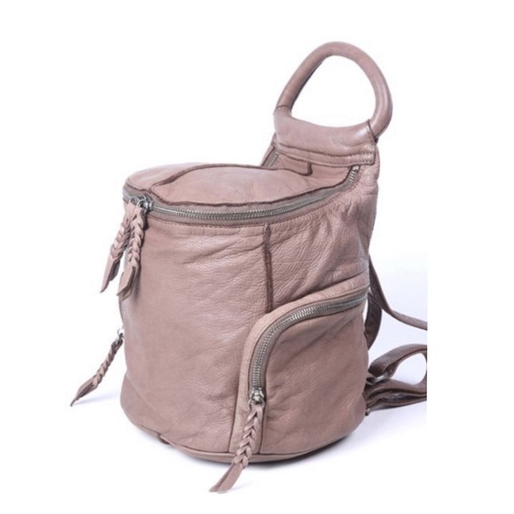 Old Trend Leather Backpack - Picture 6 of 6